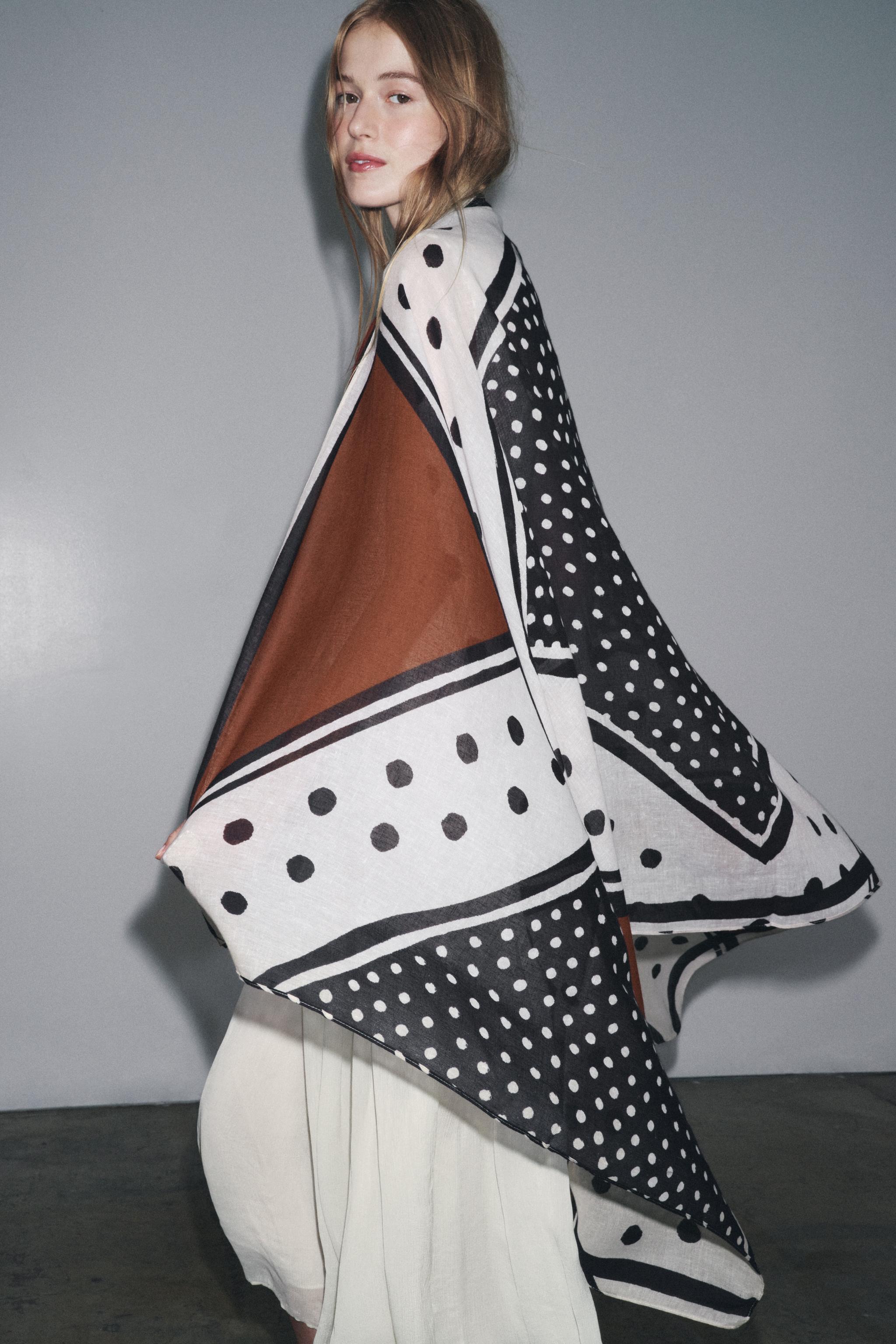 FOULARD EN COTON IMPRIMÉ